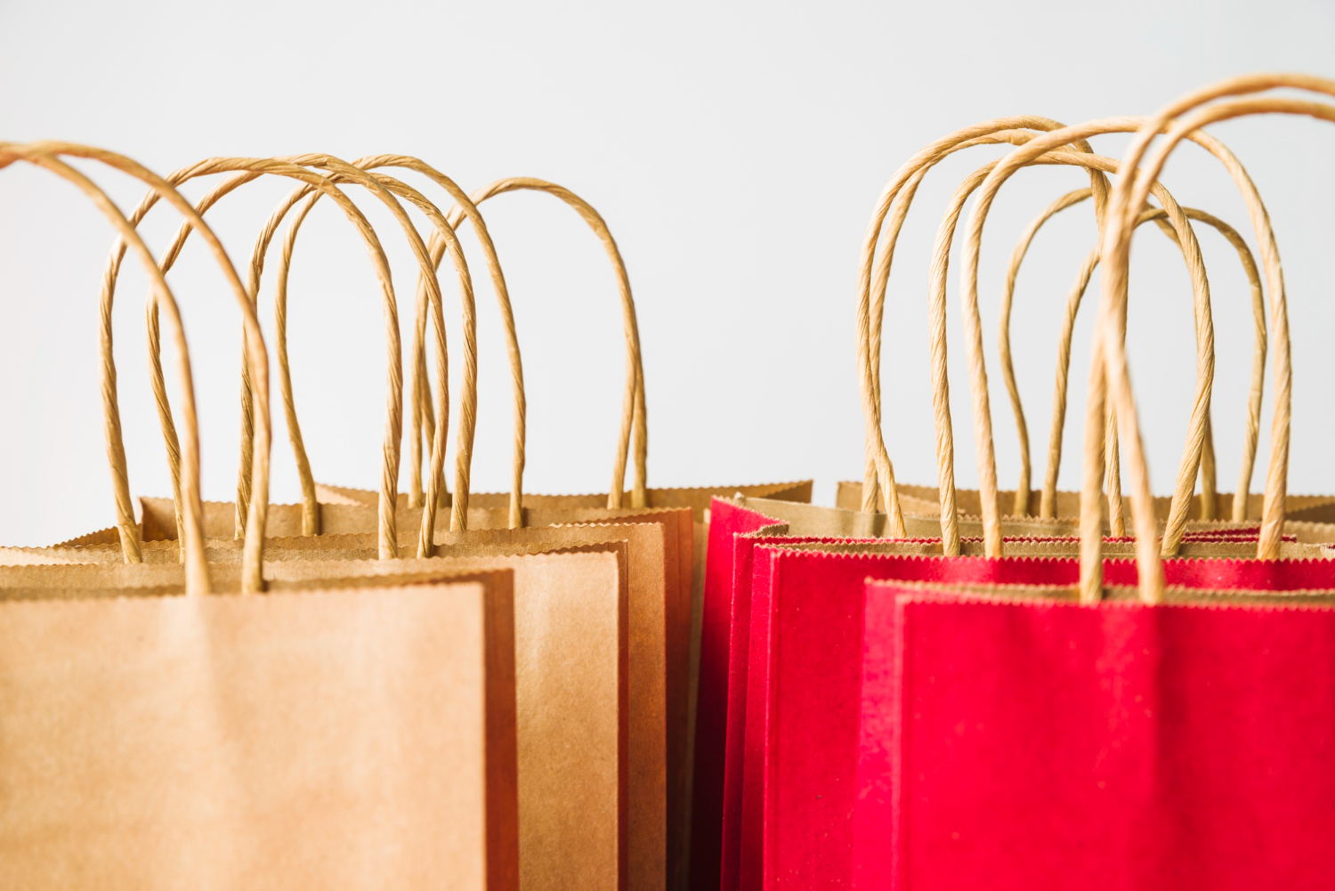 Jak wybrać torby papierowe premium dla swojej marki?