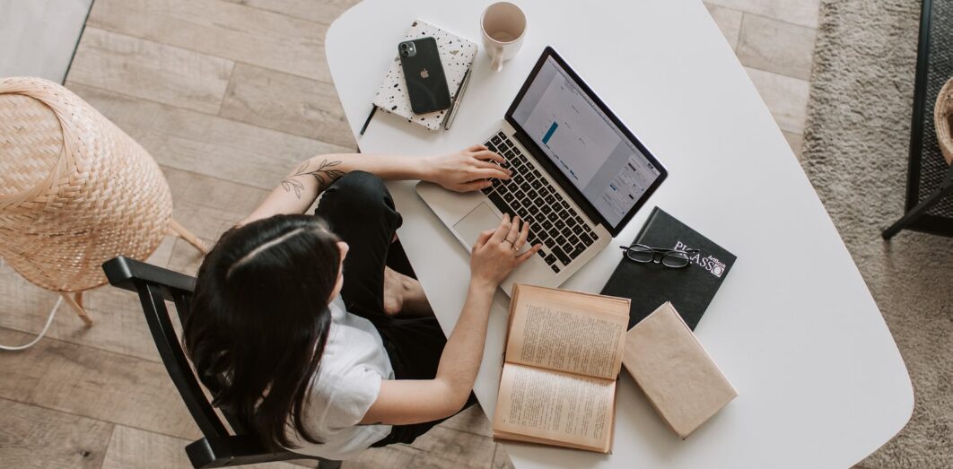Freelancer czy agencja SEO?